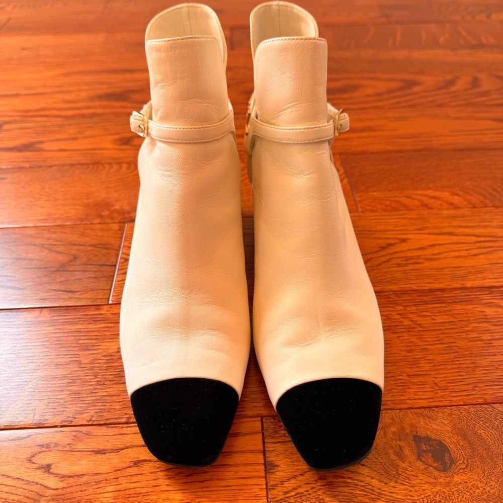 ❌SOLD❌CHANEL white and black ankle boots